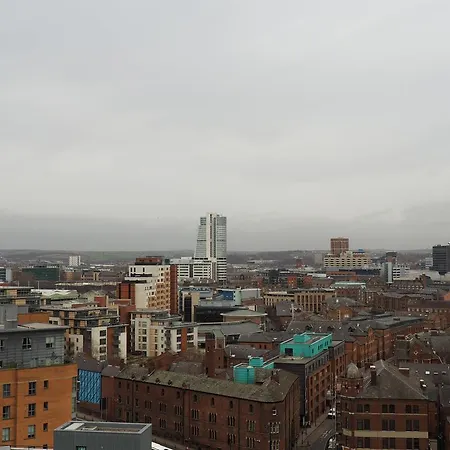 The Gateway * Leeds (West Yorkshire)