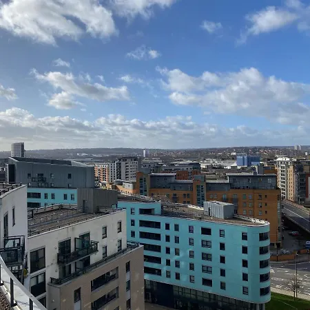 The Gateway * Leeds (West Yorkshire)